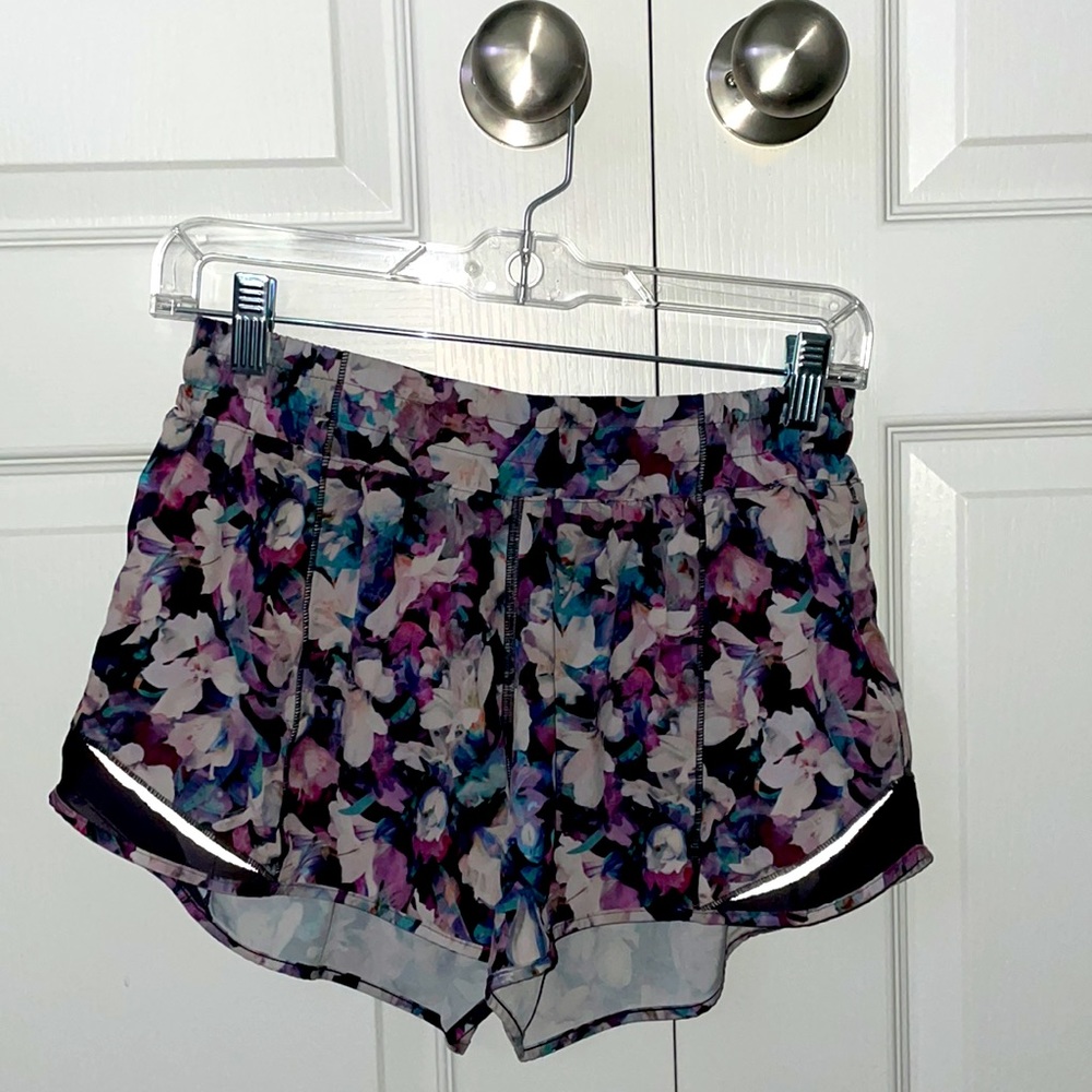 Lululemon Hotty Hot shorts size 8 tall in good condition!